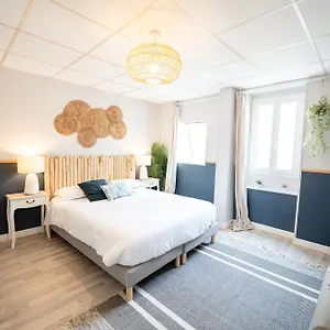 villa-vichia.hotels-rhonealpes.com/